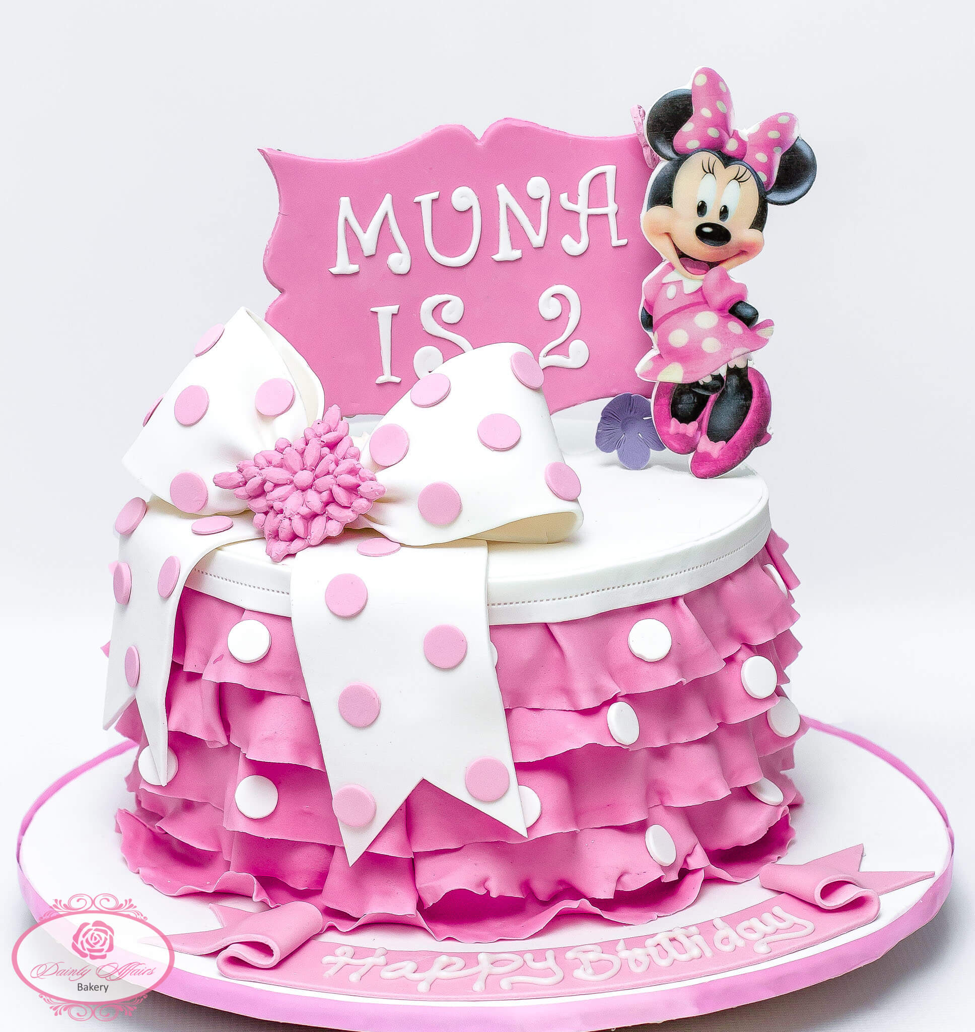 Minnie Mouse Fondant cake
